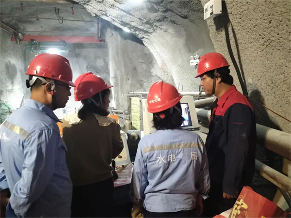 直擊安裝現場｜泰斯特精工精匠，筑起水電系統(tǒng)生產安全堡壘！